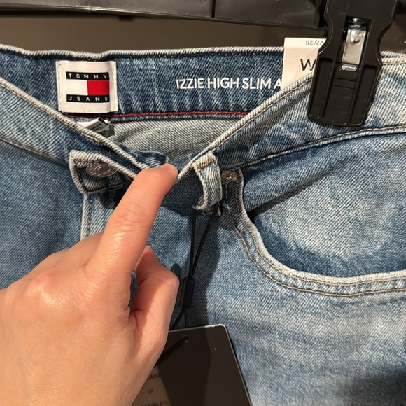 Tommy Jeans Women's Izzie High Rise Slim-Fit Ankle Jeans - DENIM LIGHT - Picture 4 of 7